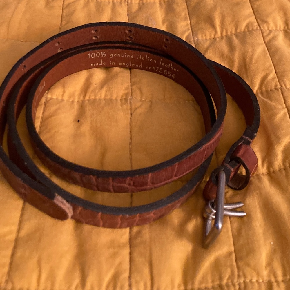 ABERCROMBIE and FITCH  Italian Leather Skinny Belt Sz M ENGLAND
